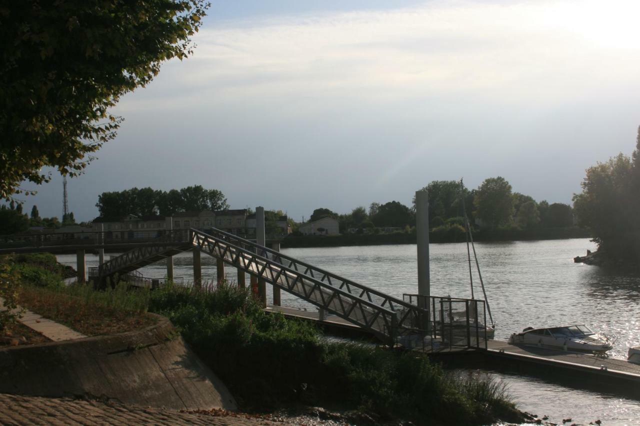 Quai Souchet Villa Libourne Exteriör bild