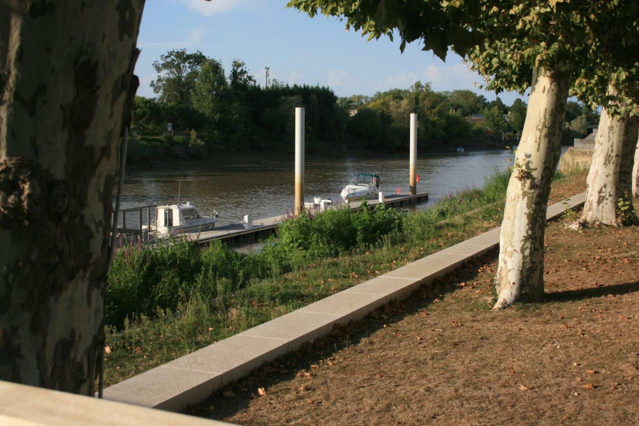 Quai Souchet Villa Libourne Exteriör bild